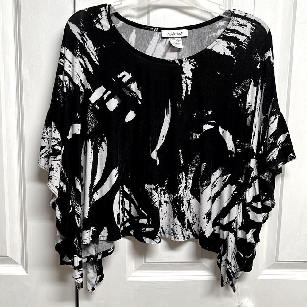 Inside Out Black White Abstract Print Bat Wing Crop Casual Top Size S / XS